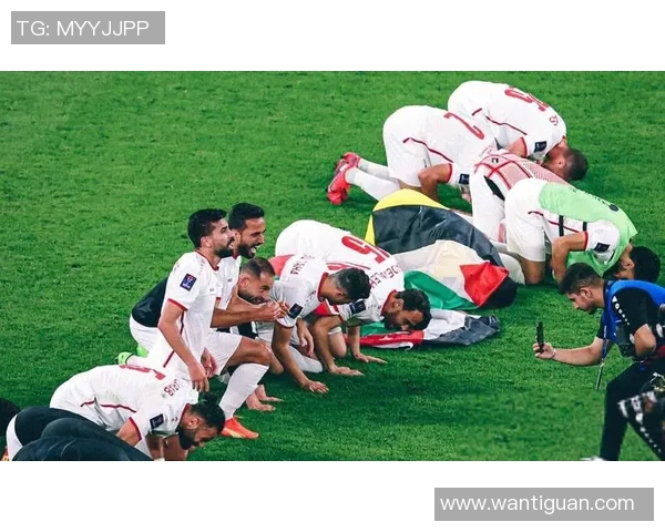 伊朗与日本足球对决精彩回顾及战术分析探讨